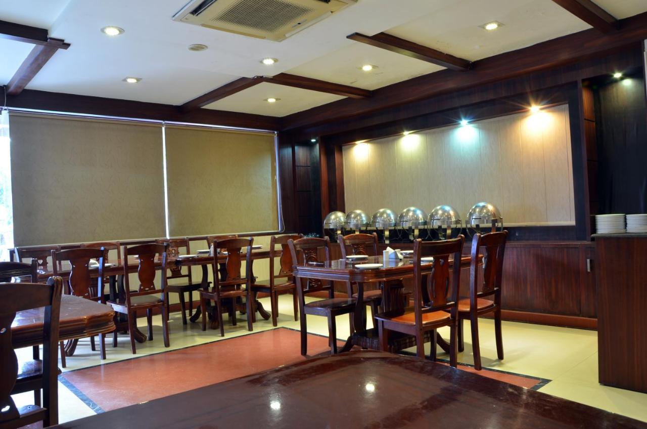 Hotel Bhoomivilas Agra  Exterior photo